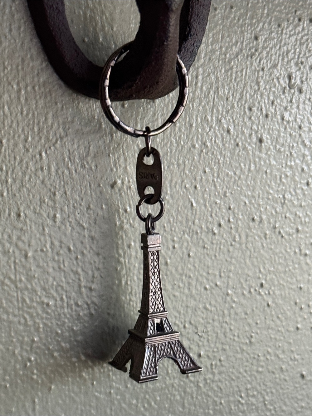 New Eiffel Tower-Paris Key Chain-Metal-Silver Toned - Picture 2 of 13